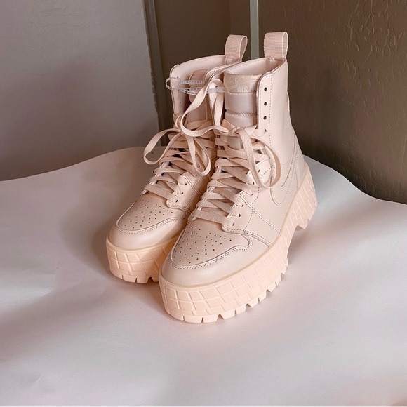 Nike Air Jordan 1 Brooklyn Guava Ice Sail Women's Cream/Pink Platform Boots Sz 8 - Picture 7 of 8